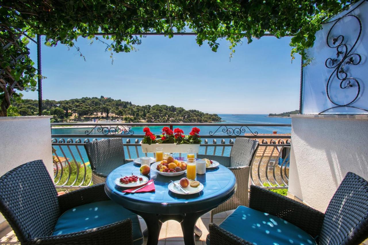 Golden View Luxury Apartment Maslinica Bagian luar foto